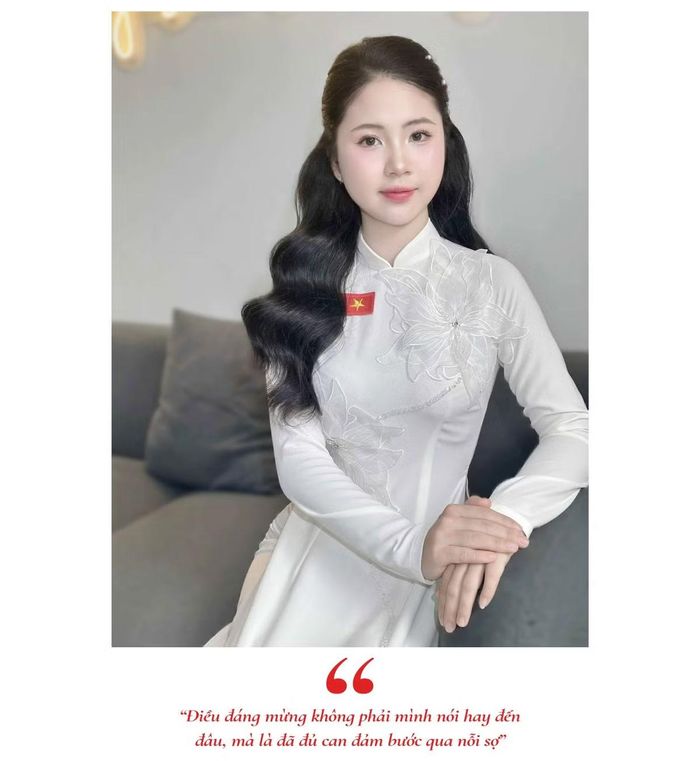 - Khán giả thường thấy một Minh Ngọc tự tin khi cầm micro, nhưng trước khi bước lên sân khấu em có hồi hộp hay áp lực không? Em kiểm soát tâm lý và xử lý những tình huống bất ngờ như thế nào?