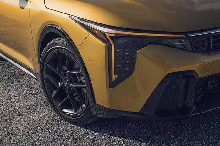 Không chỉ tiết kiệm xăng hơn, Kia K4 Hybrid còn đáp ứng những nhu cầu sử dụng khác nhau bằng hai kiểu dáng thân xe riêng biệt. Kia K4 Hatchback được thiết kế dành cho người đi lại trong đô thị và những khách hàng năng động.
