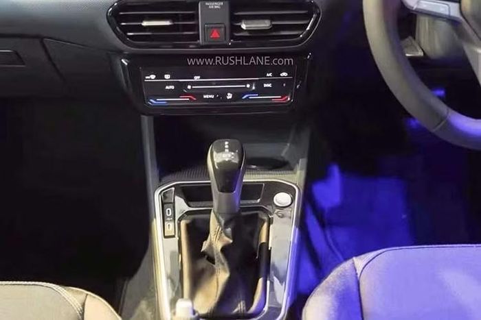 Theo một số nguồn tin, Volkswagen từng có kế hoạch sử dụng cái tên Tera cho mẫu xe này tại thị trường Nam Phi. Tuy nhiên, đơn đăng ký tên gọi đã bị xung đột, nhiều khả năng là do mẫu xe Nissan Terra. Sau đó, Volkswagen bắt đầu tìm kiếm một tên gọi mới và đưa ra 4 lựa chọn gồm Tengo, Tavi, Tiva và Tion.