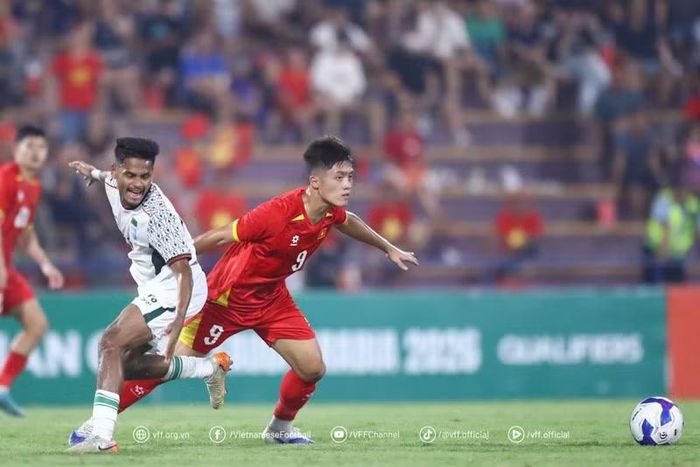 Việc các cầu thủ chưa có nhiều thời gian tập luyện cùng nhau có thể ảnh hưởng đến sự ăn ý, đặc biệt trong những phút đầu trận.