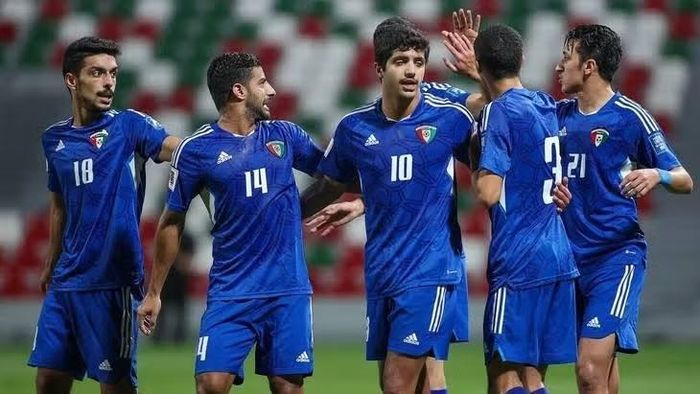 Đáng chú ý, Kuwait sử dụng cả 3 suất cầu thủ quá tuổi, qua đó tăng cường kinh nghiệm cho đội hình.