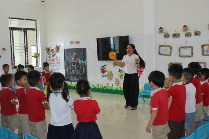 Cô trò Trường Mầm non Đặng Văn Kiều (xã Cẩm Bình, Hà Tĩnh).