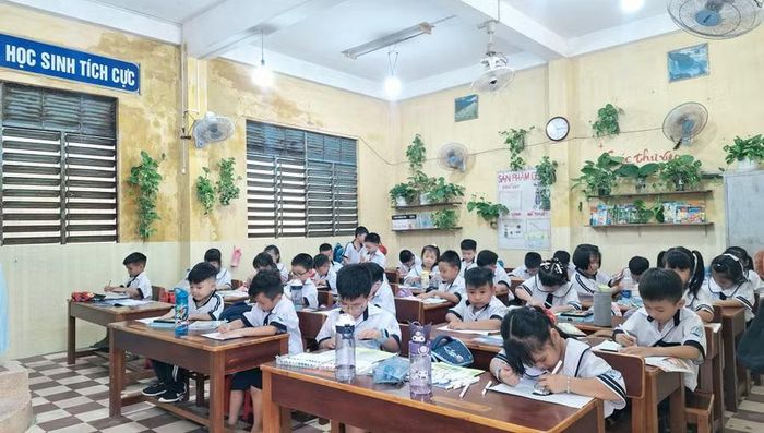Đảm bảo an toàn cho học sinh đến trường. Ảnh minh họa: TN.