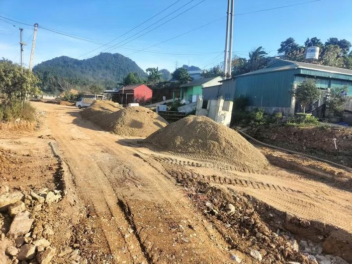 Việc nâng cấp, tu sửa đường luôn được Ban Quản lý bảo trì đường bộ quan tâm.