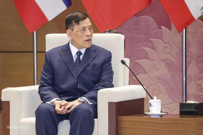 Nhà vua Maha Vajiralongkorn đã hai lần thăm Việt Nam khi còn là Thái tử. Chuyến trở lại Việt Nam lần này của Nhà vua Maha Vajiralongkorn có ý nghĩa đặc biệt về lịch sử, tình cảm và biểu tượng. Hai chuyến thăm Việt Nam vào năm 1992 và 1997 của Nhà vua khi còn là Thái tử đã để lại dấu ấn sâu đậm trong quan hệ hai nước.