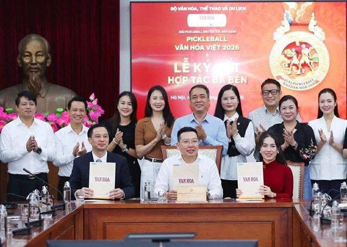 Lễ ký kết hợp đồng hợp tác với các đơn vị, doanh nghiệp đồng hành và các nhà tài trợ của giải. (Nguồn: Báo Văn Hoá)