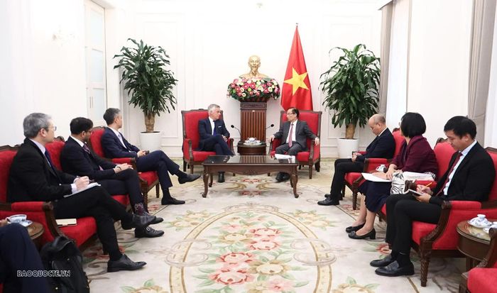 Toàn cảnh buổi làm việc. (Ảnh: Thành Long)