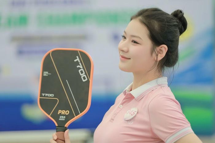  Đến Hải Phòng, các thí sinh còn có cơ hội trải nghiệm tập luyện trên sân pickleball. Ảnh: Hồng Vĩnh. 