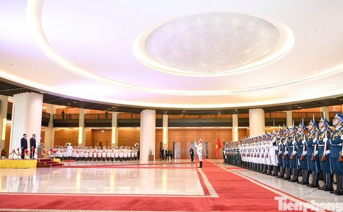 Lễ đón Nhà vua Thái Lan Maha Vajiralongkorn. (Ảnh: Như Ý)