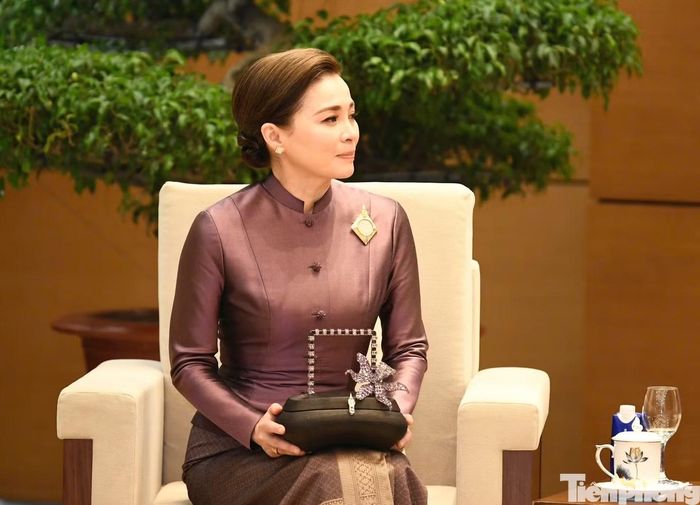 Hoàng hậu Suthida trong lễ đón tại Hà Nội ngày 15/9. (Ảnh: Như Ý)