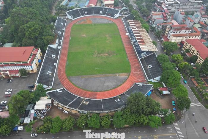 Dự án Quảng trường Lạng Sơn kết hợp Nhà tưởng niệm tỉnh Lạng Sơn có tiến độ thực hiện trong giai đoạn 2026 - 2028. Để triển khai dự án UBND tỉnh Lạng Sơn vừa yêu cầu các đơn vị đẩy nhanh tiến độ tháo dỡ sân vận động Đông Kinh