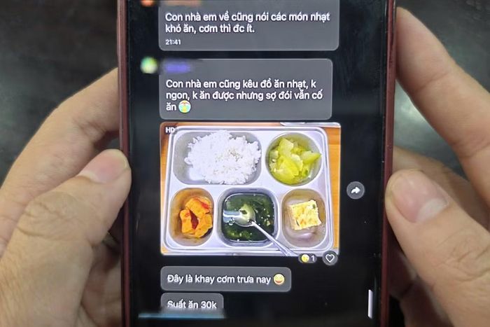 Suất ăn 30.000 đồng được phản ánh chưa tương xứng với mức giá.