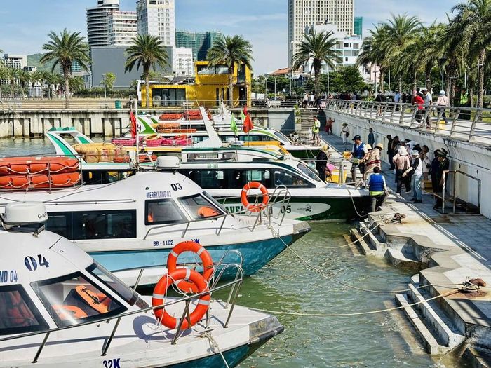 Khi điều kiện không bảo đảm an toàn, đơn vị vận tải phải chủ động hoãn, hủy hoặc dừng chuyến.