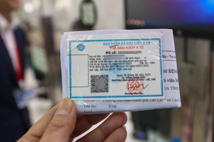 Cơ quan BHXH khuyến nghị người dân chủ động gia hạn trước khi thẻ hết giá trị sử dụng và theo dõi quá trình tham gia, giá trị sử dụng thẻ trên các kênh chính thức. Ảnh: Phạm Hải