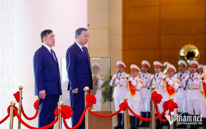 Tổng Bí thư, Chủ tịch nước Tô Lâm và Nhà Vua Thái Lan Maha Vajiralongkorn tại lễ đón