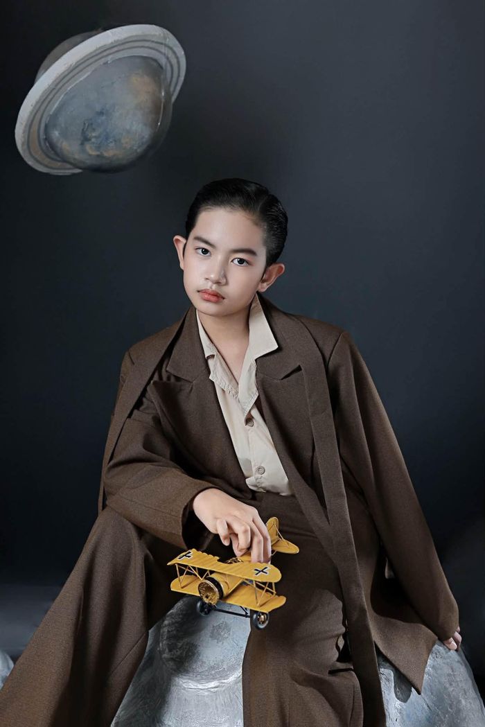 Nhiều khán giả dành lời khen cho con trai Khánh Thi có gương mặt điện ảnh.