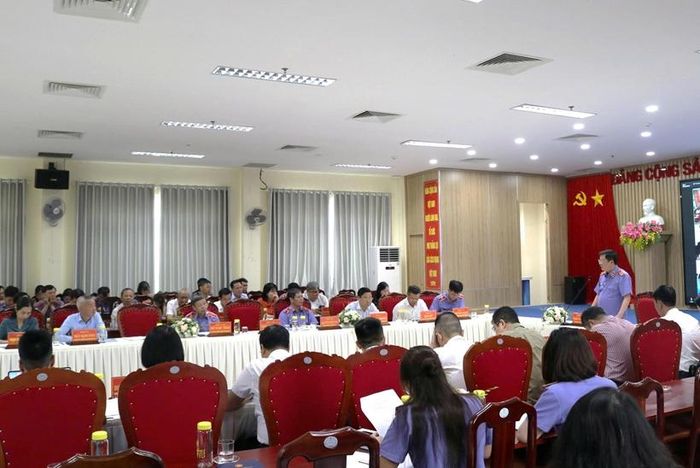 Quang cảnh buổi làm việc.