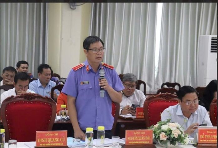 Đồng chí Nguyễn Xuân Hòa, Phó Viện trưởng VKSND tỉnh Đắk Lắk phát biểu tại buổi khảo sát.