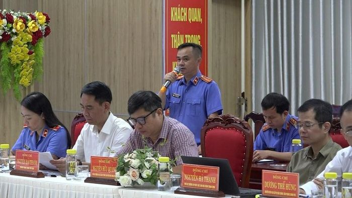Đồng chí Dương Văn Đức, Trưởng phòng 9, VKSND tỉnh Đắk Lắk phát biểu.