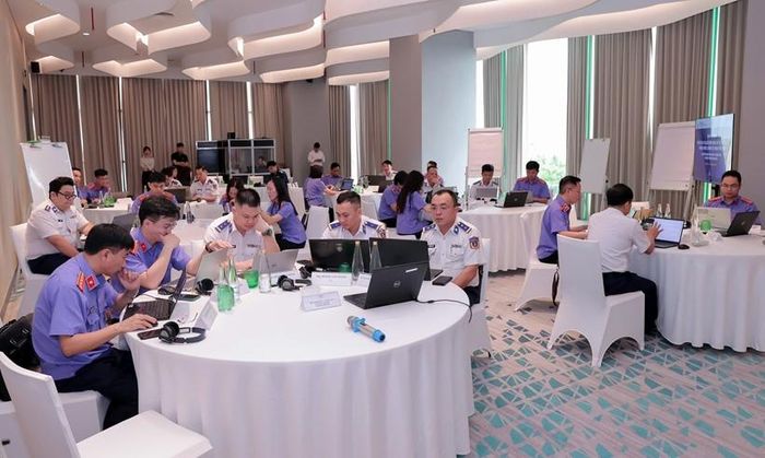 Các đại biểu tham dự tập huấn.