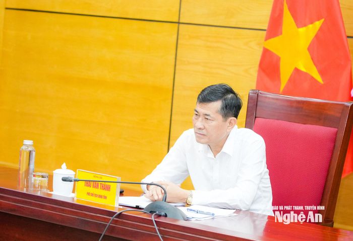 Phó Chủ tịch UBND tỉnh Thái Văn Thành chủ trì tại điểm cầu Nghệ An. Ảnh: T.L