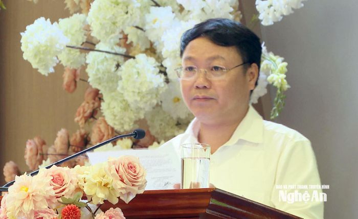 Đồng chí Phan Hùng Sơn - Ủy viên Ban Chấp hành Đảng bộ tỉnh, Phó Chủ nhiệm Thường trực Ủy ban Kiểm Tra Tỉnh ủy phát biểu tại lớp bồi dưỡng. Ảnh: Mai Hương