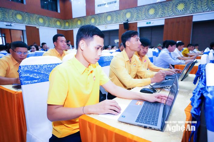 Cán bộ Mặt trận cơ sở tham gia hội nghị. Ảnh: Mai Hoa
