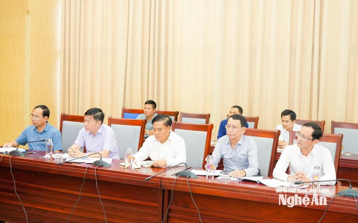 Đại diện lãnh đạo các sở, ngành tham dự cuộc làm việc. Ảnh: T.L