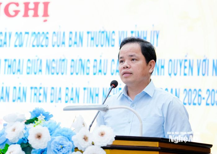 Đồng chí Phan Sỹ Cường - Phó Chủ tịch Ủy ban MTTQ Việt Nam tỉnh quán triệt, triển khai các chỉ thị, đề án của Ban Thường vụ Tỉnh ủy về đối thoại và phản biện xã hội. Ảnh: Phạm Bằng