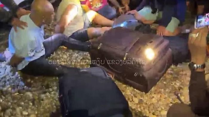Các đối tượng bị Công an tỉnh Bolikhămxay bắt giữ.
