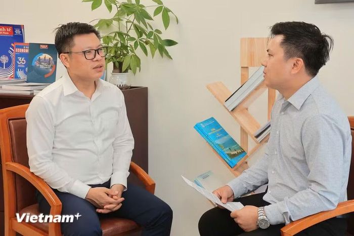 Cục trưởng Cục Biển và Hải đảo Việt Nam (Bộ Nông nghiệp và Môi trường) Nguyễn Quốc Toản chia sẻ với phóng viên Báo Điện tử VietnamPlus. (Ảnh: Hoài Nam/Vietnam+)