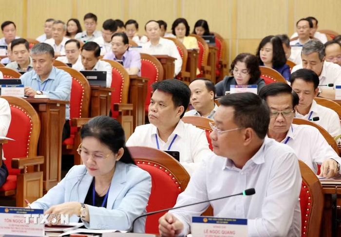 Các đồng chí Ủy viên Trung ương Đảng tham dự lớp học. (Ảnh: Phương Hoa/TTXVN)