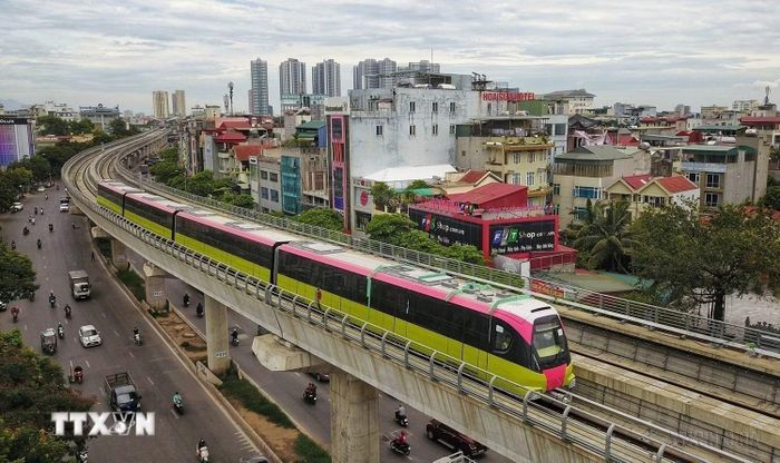 Dự án tuyến đường sắt đô thị số 3 (Nhổn-ga Hà Nội) vay vốn ODA của Ngân hàng Phát triển châu Á (ADB), Cơ quan Phát triển Pháp (AFD), Ngân hàng đầu tư châu Âu (EIB) và Chính phủ Pháp (DGT), được công ty Systra của Pháp tư vấn thiết kế. (Ảnh: Thành Đạt/TTXVN)