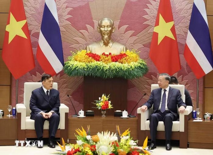 Tổng Bí thư, Chủ tịch nước Tô Lâm và Nhà vua Thái Lan Maha Vajiralongkorn Phra Vajiraklaochaoyuhua. (Ảnh: Thống Nhất/TTXVN) ​