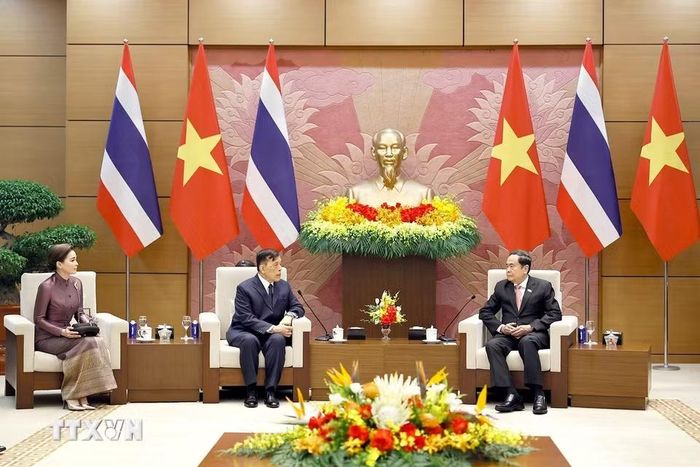 Chủ tịch Quốc hội Trần Thanh Mẫn hội kiến Nhà vua Thái Lan Maha Vajiralongkorn Phra Vajiraklaochaoyuhua và Hoàng hậu. (Ảnh: Doãn Tấn/TTXVN)