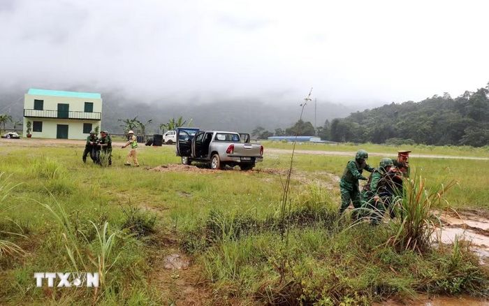 Kết thúc diễn tập, các nội dung hoàn thành đúng kế hoạch, bảo đảm tuyệt đối an toàn. (Ảnh: TTXVN phát)
