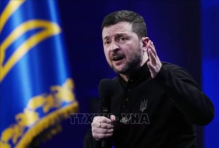 Tổng thống Ukraine Volodymyr Zelensky phát biểu với báo giới tại Kiev. Ảnh: Kyodo/TTXVN