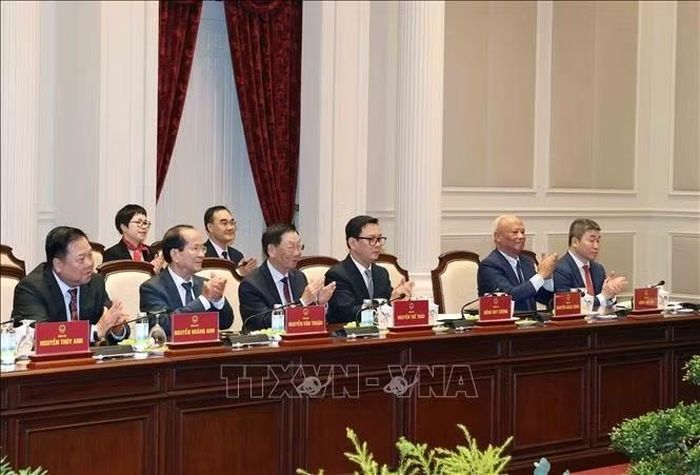 Các đại biểu tham dự cuộc gặp.