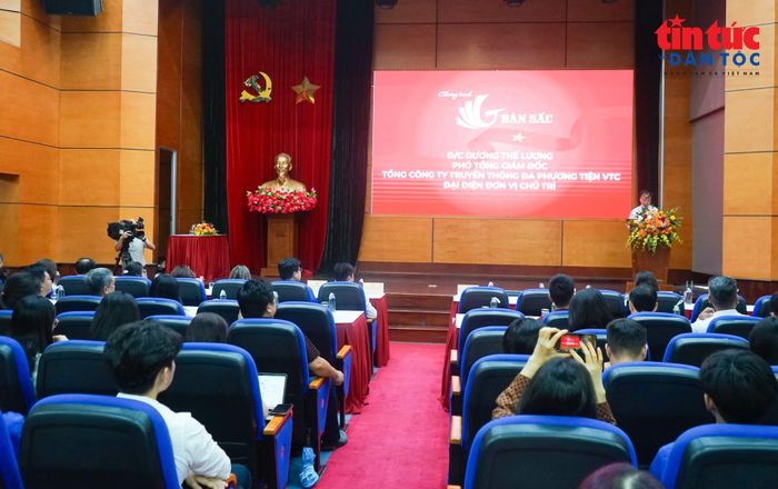 Quang cảnh họp báo phát động chương trình.
