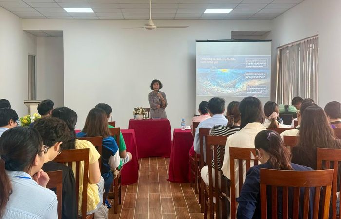 TS Nguyễn Thị Hậu, Tổng Thư ký Hội Khoa học Lịch sử TP Hồ Chí Minh chia sẻ nhiều thông tin về việc tái cấu trúc đô thị sông nước.
