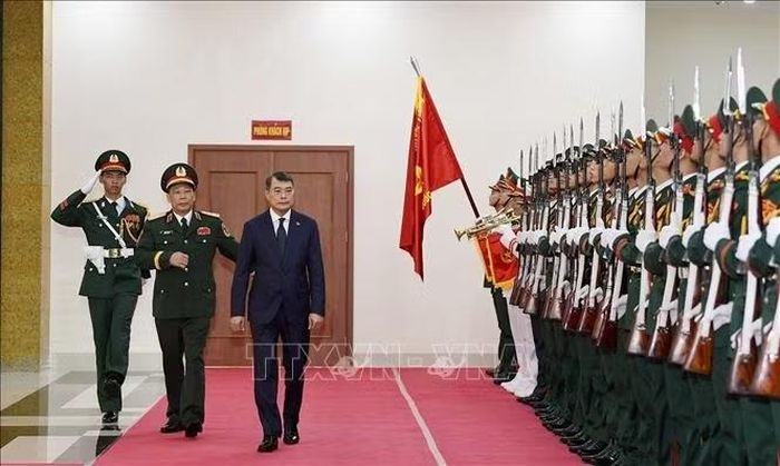 Thủ tướng Lê Minh Hưng đến dự Lễ Khai giảng các khóa năm học 2026 – 2027 của Học viện Quốc phòng.