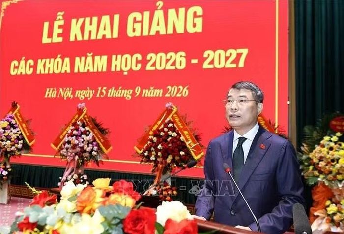 Thủ tướng Lê Minh Hưng đến dự Lễ Khai giảng các khóa năm học 2026 – 2027 của Học viện Quốc phòng. Ảnh: Dương Giang/TTXVN.
