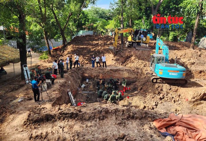 Công tác tìm kiếm hài cốt liệt sĩ tại Công viên Lê Thị Riêng đang được mở rộng.