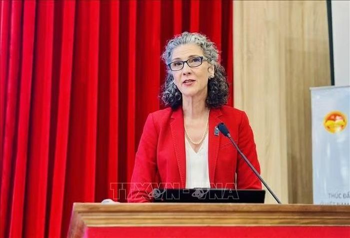 Bà Ramla Khalidi, Trưởng Đại diện Thường trú UNDP tại Việt Nam, phát biểu tại hội thảo.
