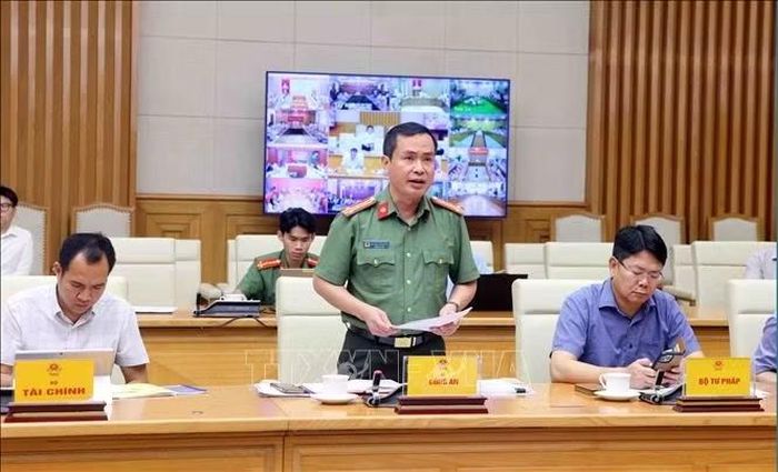 Đại tá Nguyễn Thế Tuấn, Phó Chánh Văn phòng Bộ Công an phát biểu. Ảnh: Phạm Kiên/TTXVN