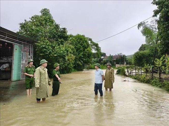 Một điểm ngập sâu tại xã miền núi Hóa Qùy. Ảnh: TTXVN phát