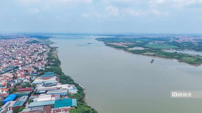 Khu vực này sẽ tập trung tái thiết đô thị. Trong ảnh là khu vực sông Hồng thuộc khu vực Liên Trung thuộc xã Ô Diên.