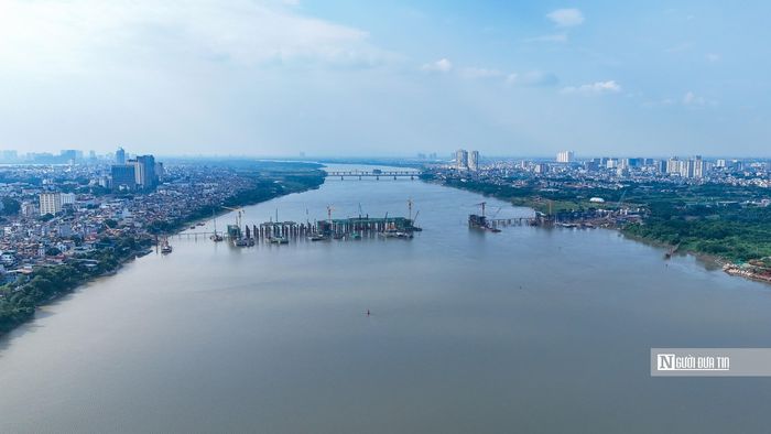Hiện trạng 2 bờ sông Hồng khu vực phường Hồng Hà, Long Biên, Bồ Đề và khu vực xây dựng cầu Trần Hưng Đạo.
