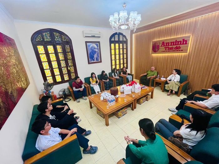 Những cuộc gặp gỡ các em trong chương trình Cùng em vững bước tương lai được duy trì đều đặn vào các dịp lễ tết. Nguồn ảnh Tân Hiệp Phát