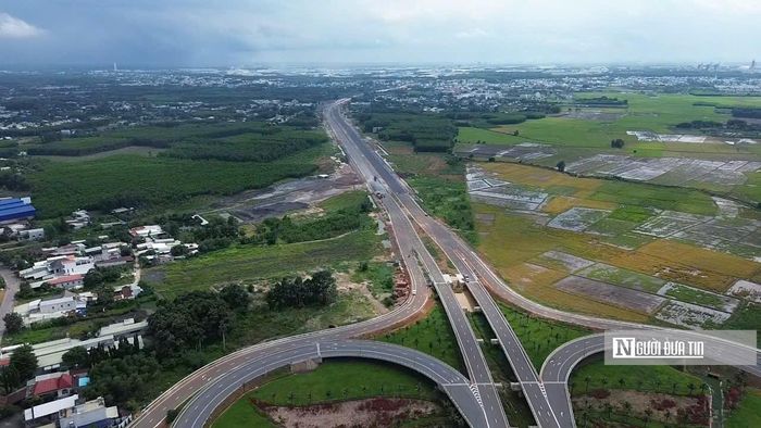 Các tuyến đường T1 và T2 kết nối Cảng hàng không quốc tế Long Thành đang được triển khai, góp phần hoàn thiện mạng lưới giao thông đồng bộ quanh sân bay.
